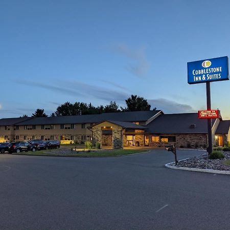 Cobblestone Inn & Suites - Merrill エクステリア 写真