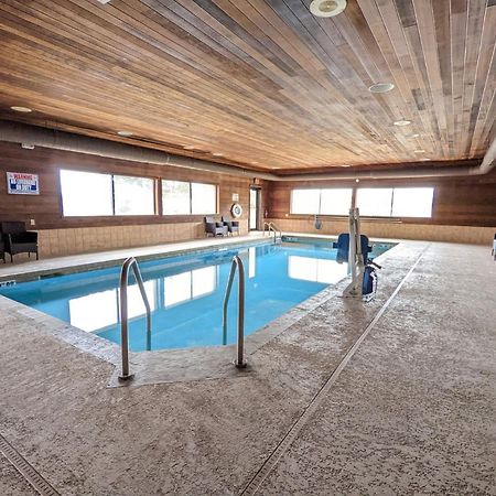 Cobblestone Inn & Suites - Merrill エクステリア 写真