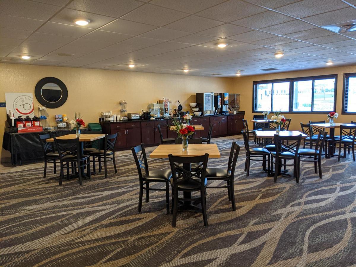 Cobblestone Inn & Suites - Merrill エクステリア 写真
