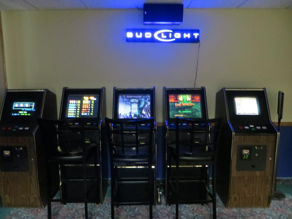 Cobblestone Inn & Suites - Merrill エクステリア 写真