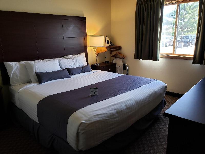 Cobblestone Inn & Suites - Merrill エクステリア 写真