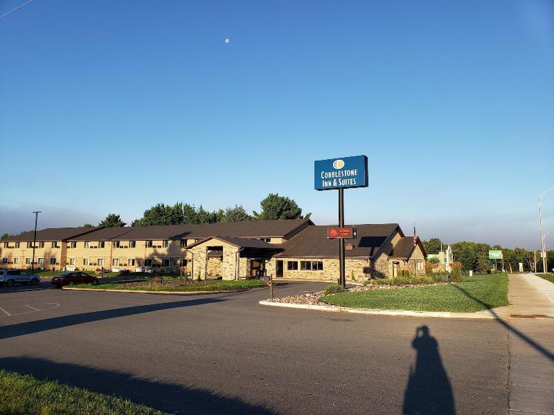 Cobblestone Inn & Suites - Merrill エクステリア 写真