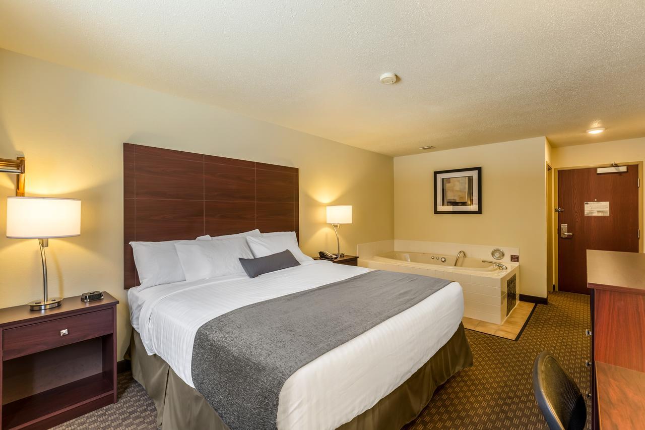 Cobblestone Inn & Suites - Merrill エクステリア 写真