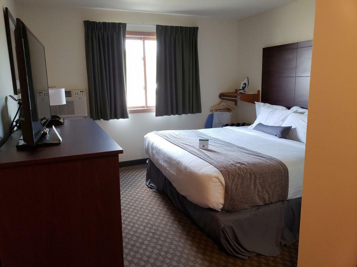 Cobblestone Inn & Suites - Merrill エクステリア 写真